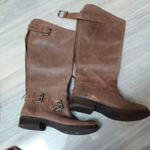 DOLCE VITE DISTRESSED LEATHER BOOTS 1.5" HEEL BACK ZIP BUCKLE STRAP TOP BACK